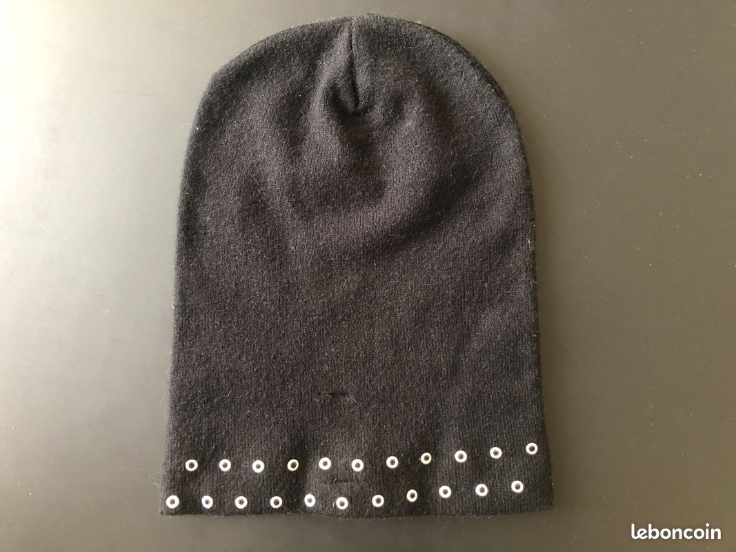 Bonnet noir avec oeillets bonnet Zara (image 1)