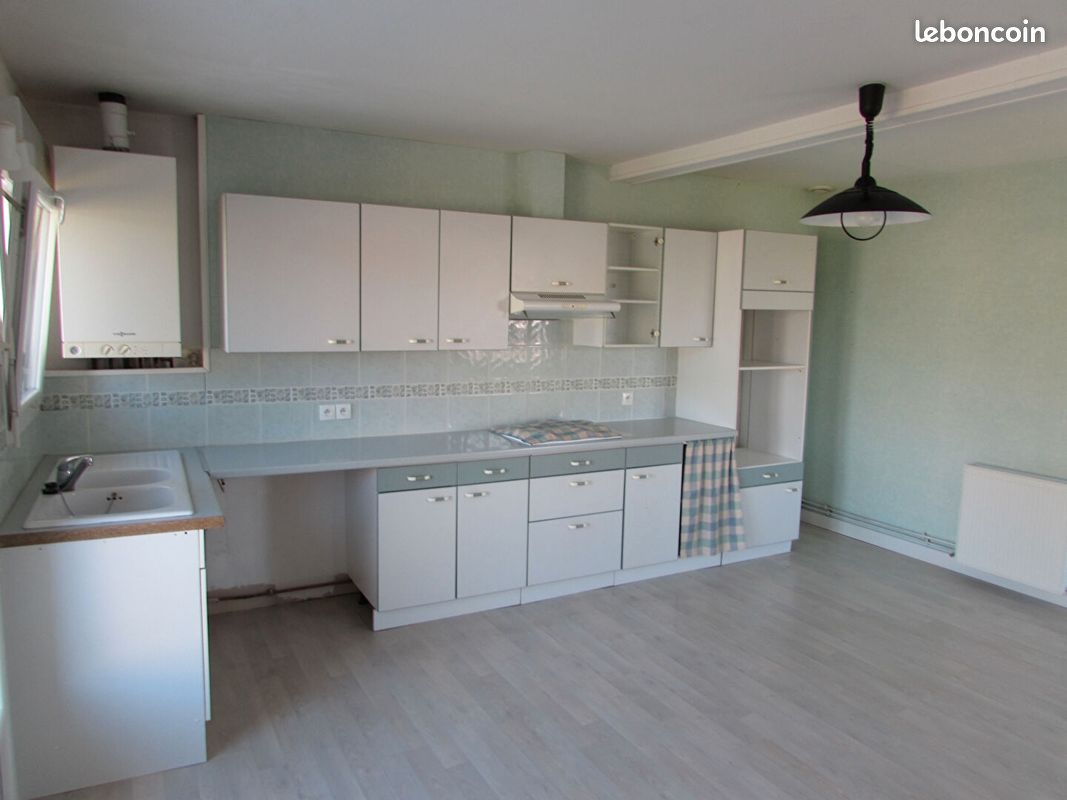 Maison 4 pièces 94 m² - Saint-Jean-d'Angély 17400 (image principale 0)