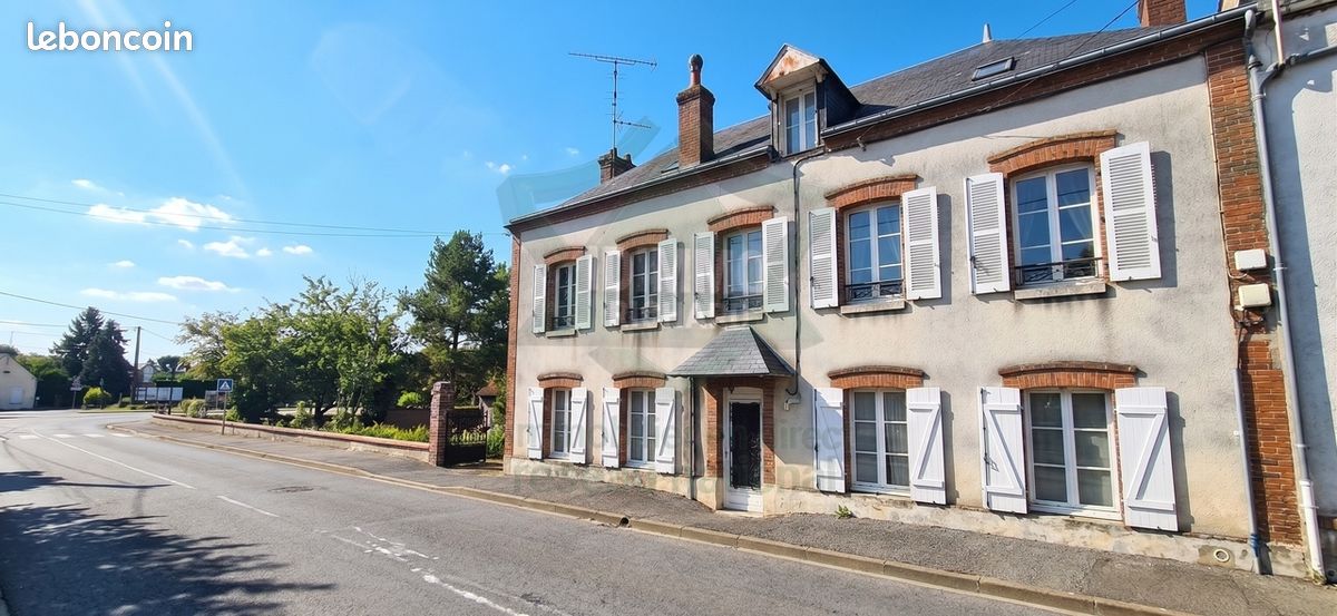 Maison 8 pièces 214 m² · à Beaumont-du-Gâtinais · 214 m² · 195 000 €