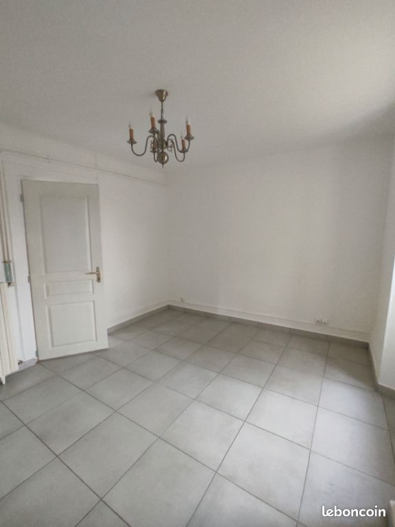 Maison 3 pièces 51 m² - Châlus 87230 (image principale 2)