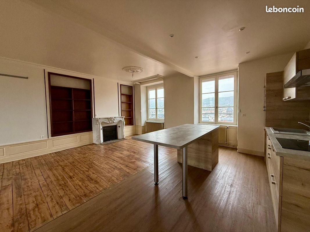 Appartement 5 pièces 112 m² · à Clermont-Ferrand · 112 m² · 1 125 €