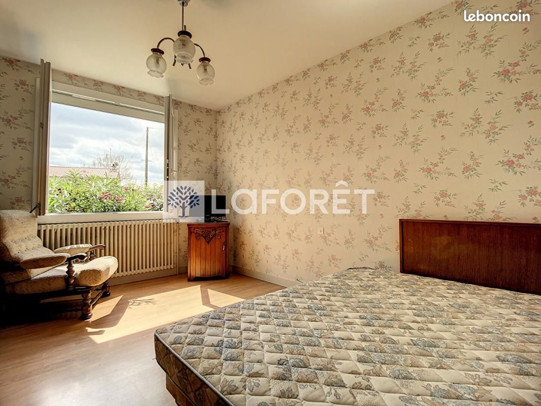 Pavillon 4 pièces 118 m² - Parthenay 79200 (image principale 12)