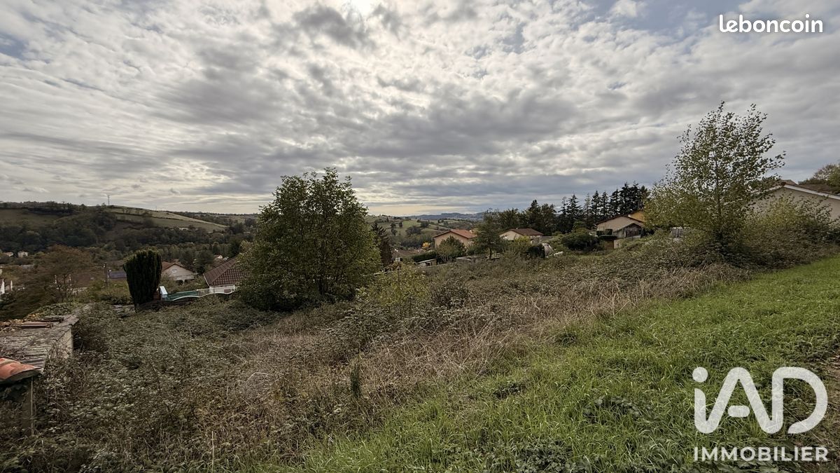 Terrain 1005 m² · à Régny · 1 005 m² · 37 000 €