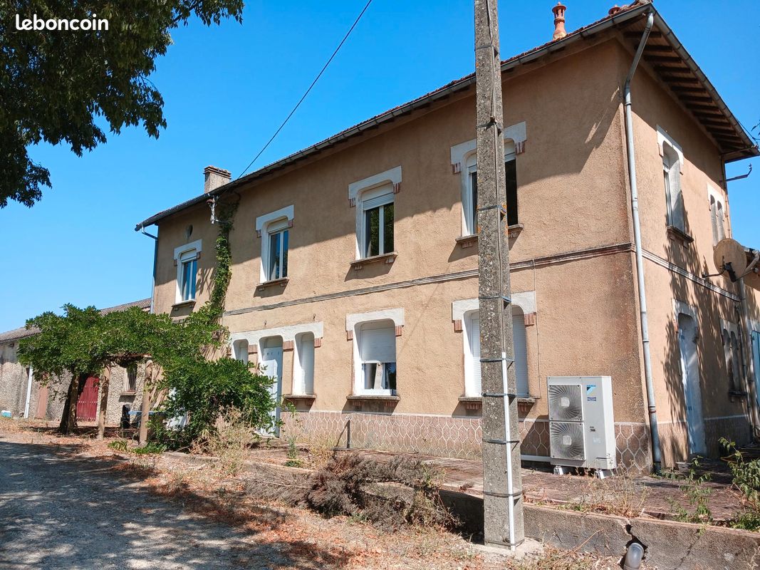 Maison 9 pièces 200 m² · à Monbazillac · 200 m² · 80 000 €
