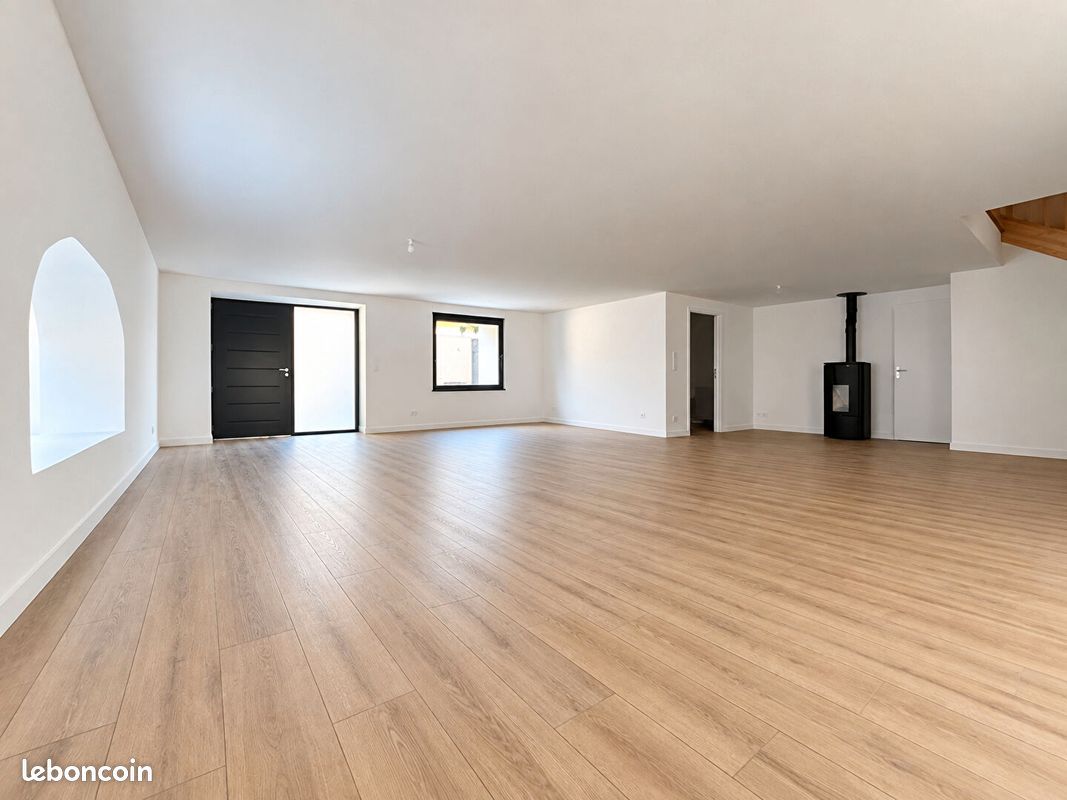 Appartement 4 pièces 143 m² · à Arpajon-sur-Cère · 143 m² · 275 600 €