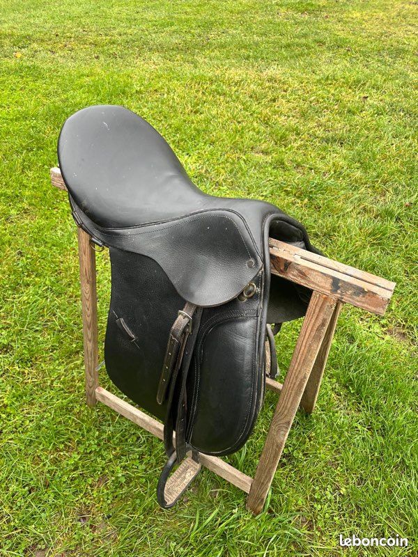 Lot De 2 Selles Col Poitrine 3/4 Usiné Par HR, Neuves, Sans Marque