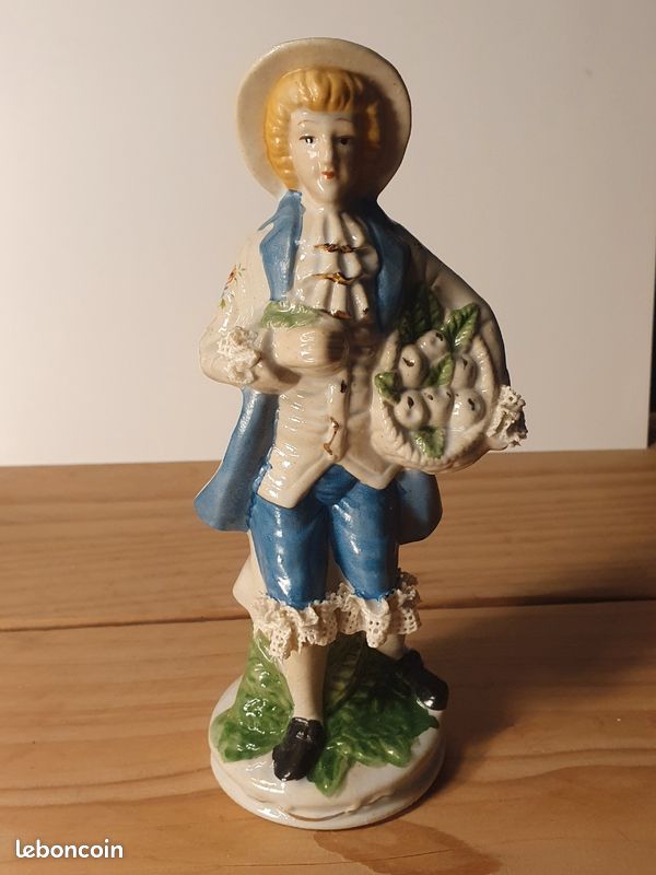 Figurine marquis céramique (image 1)