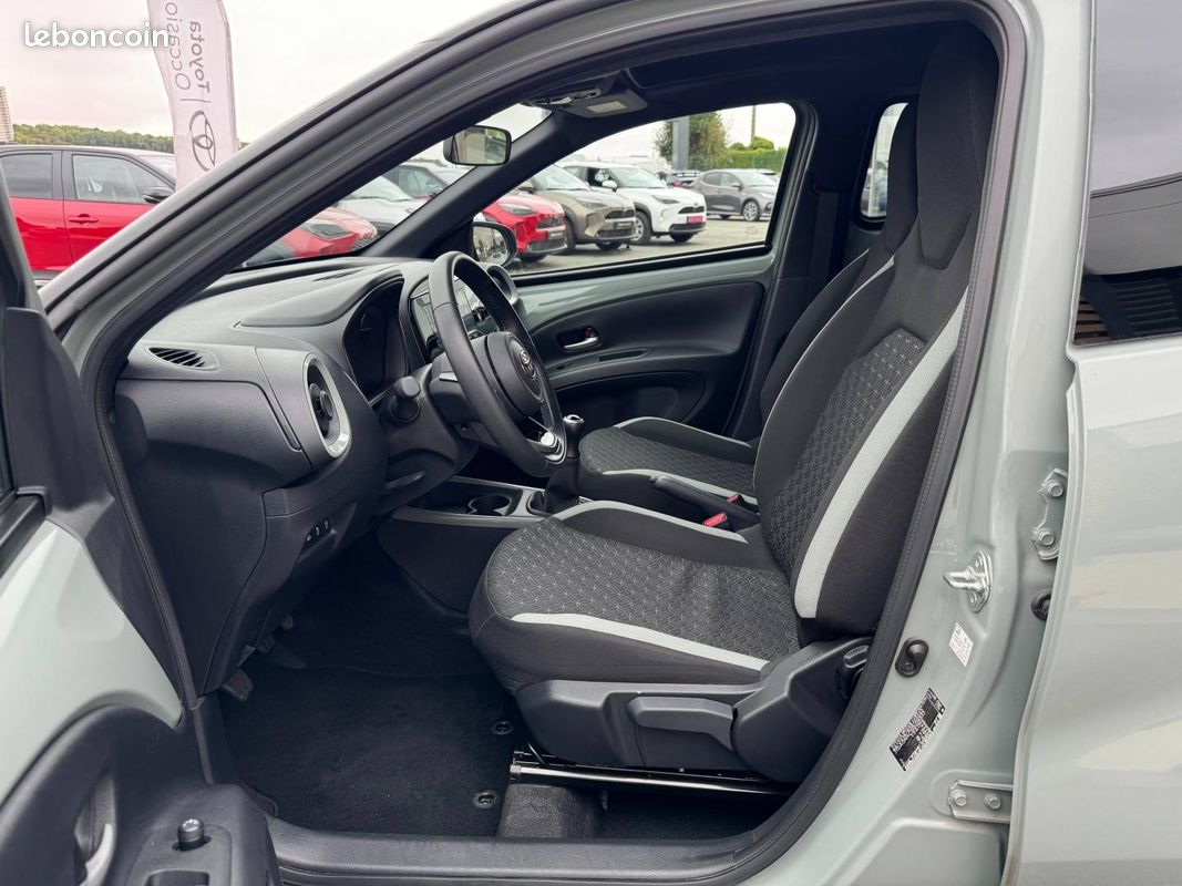 Toyota Aygo X 1.0 VVT-i 72ch Air Design MY24 (image 11)