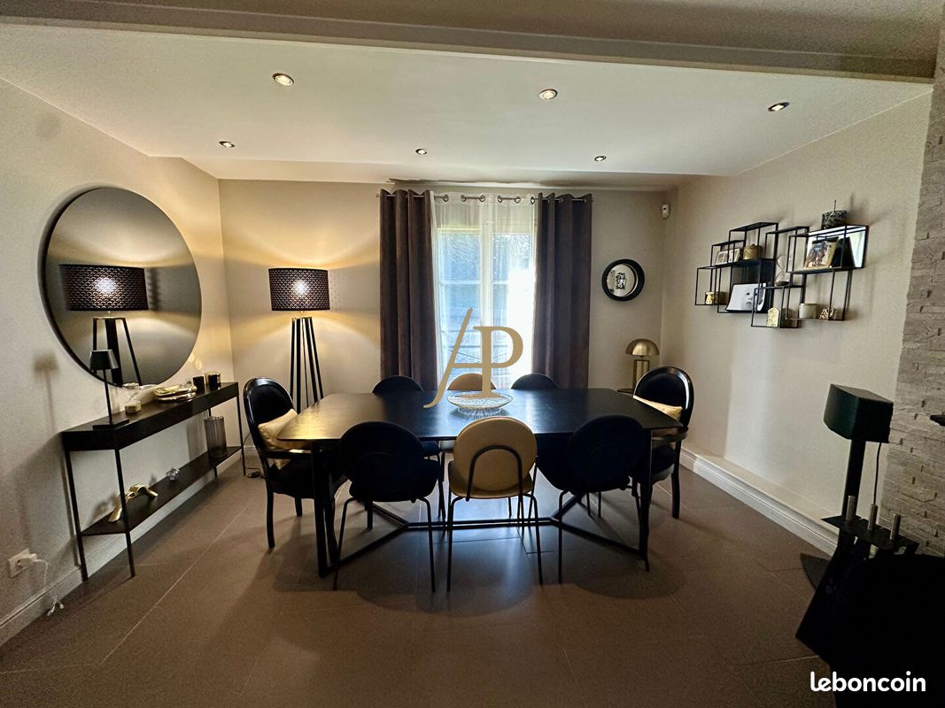 Maison 8 pièces 177 m² · à Mareil-Marly · 177 m² · 890 000 €
