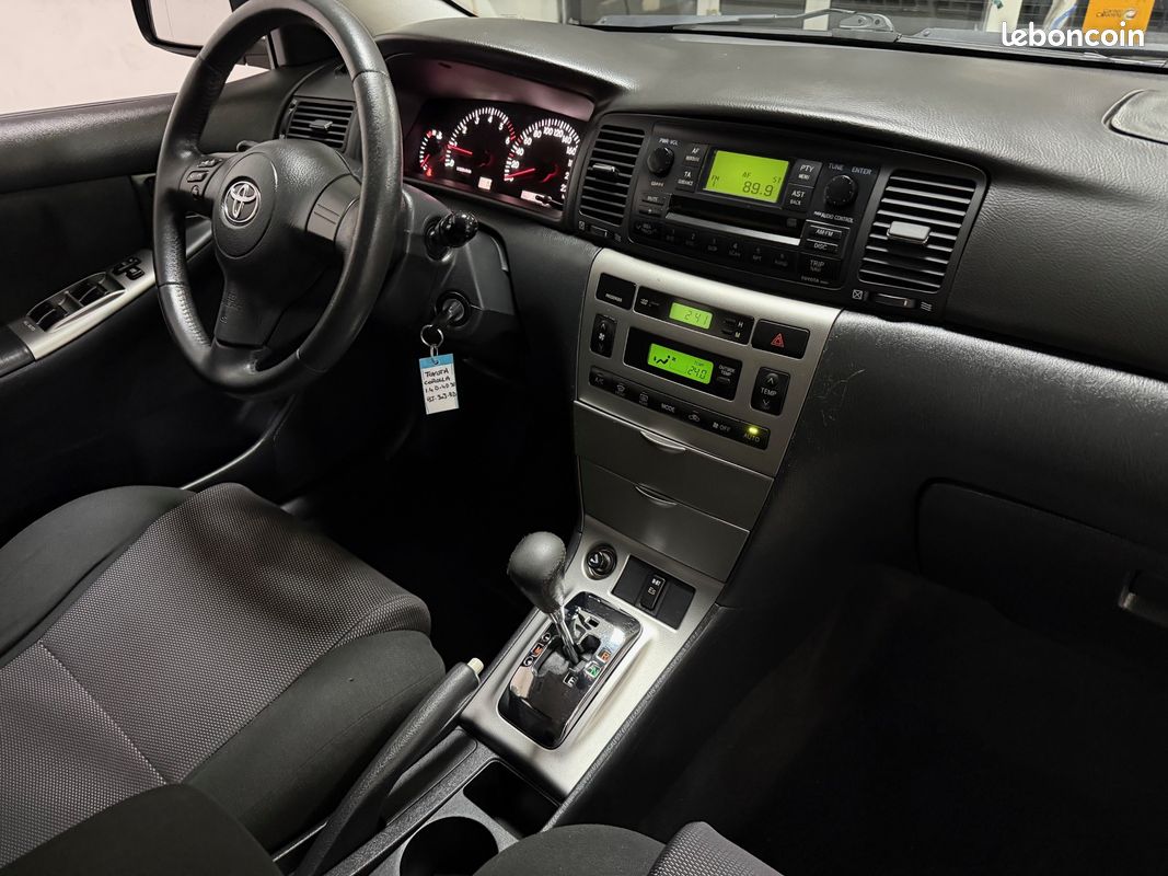 TOYOTA COROLLA 1.4 D-4D 90 Ch BOITE AUTOMATIQUE LCA87 (image 4)