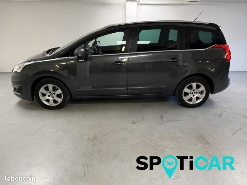 Peugeot 5008 1.2 Puretech Style II S&S (image 22)