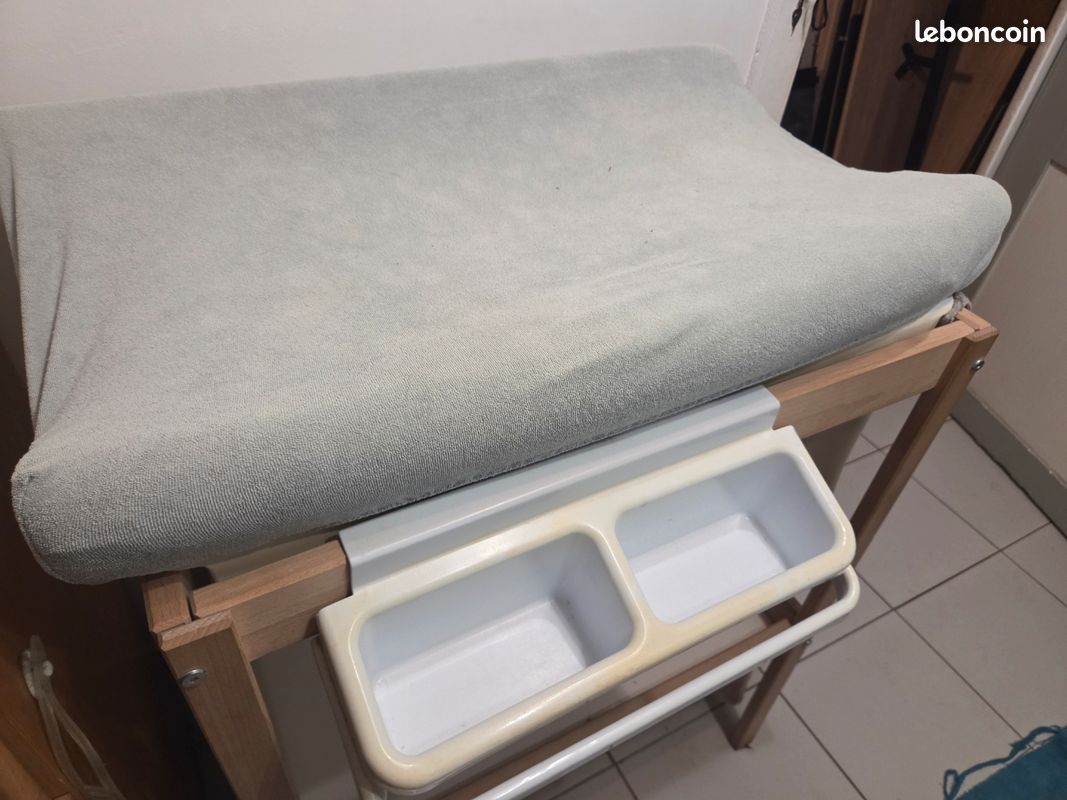 Table à langer avec baignoire (image 1)