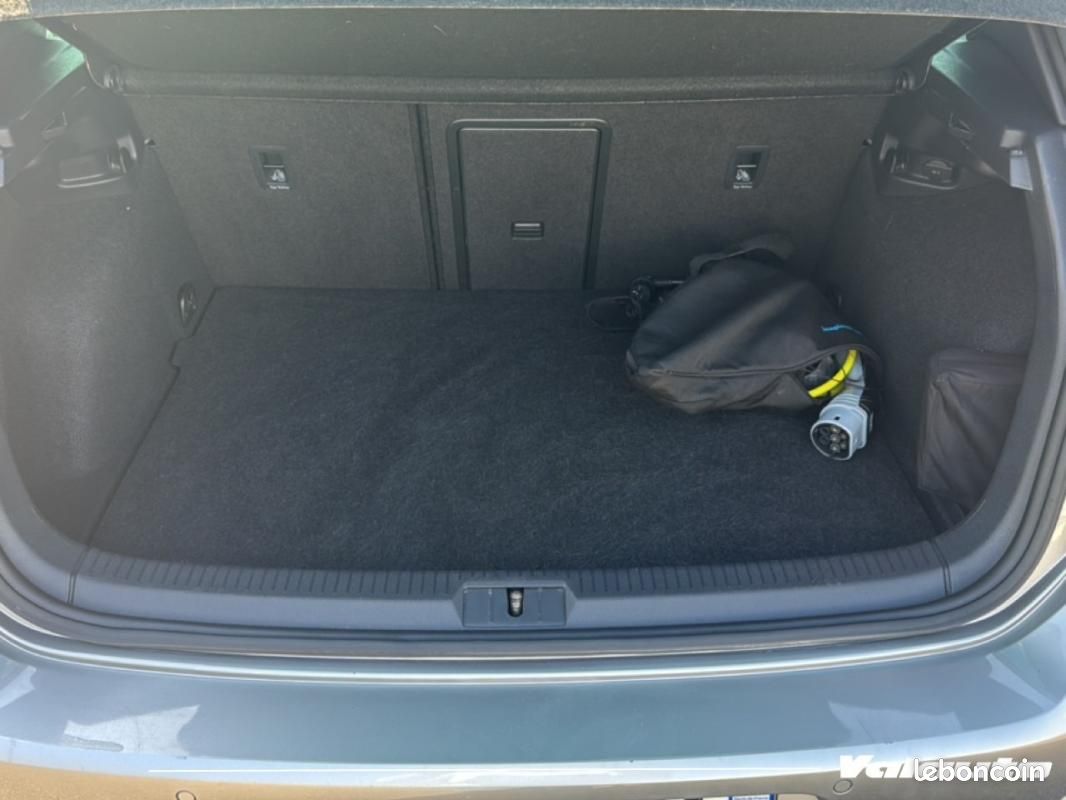 Volkswagen Golf GTE 1.4 TSI HYBRID (image 14)