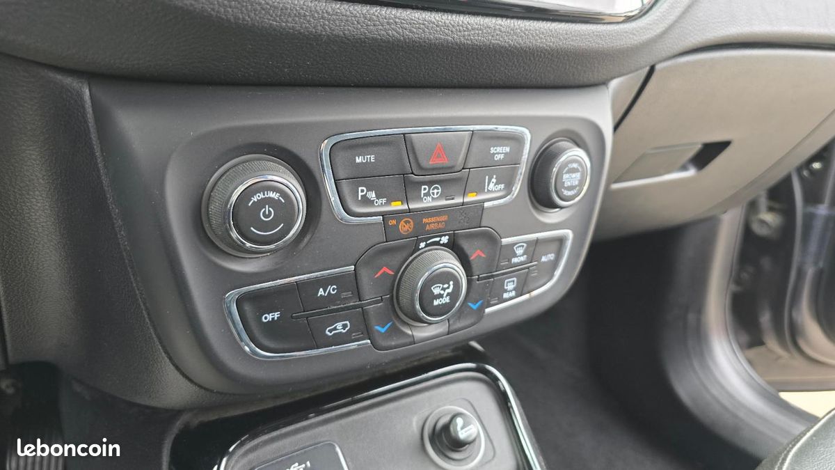 Jeep Compass Limited FWD (image 33)