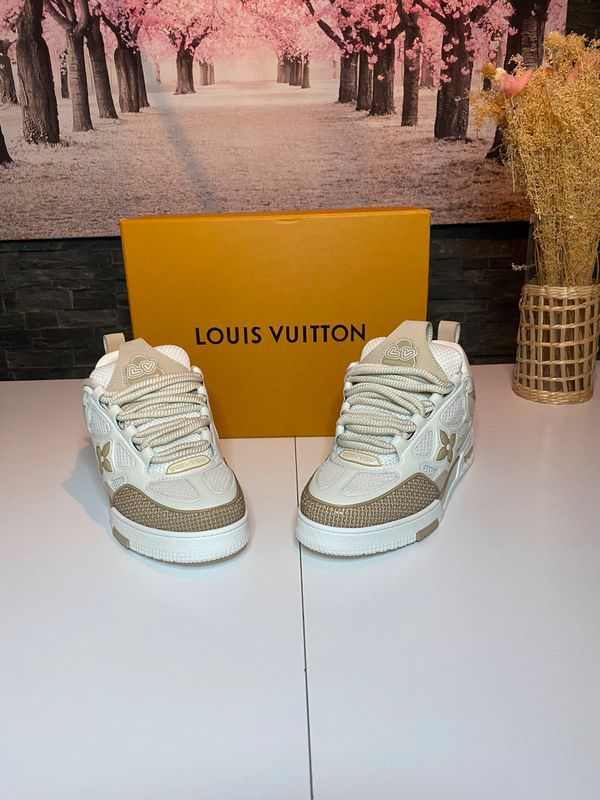 Chaussures Louis Vuitton taille 43 d'occasion - Annonces chaussures  leboncoin