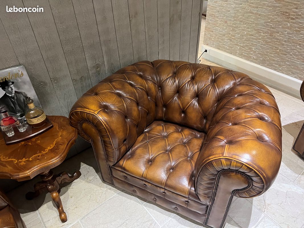 Canapé + fauteuils CHESTERFIELD (image 5)