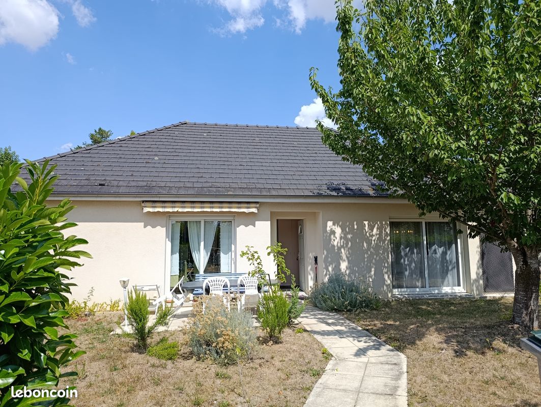 Maison 5 pièces 120 m² · à Sainte-Savine · 120 m² · 1 600 €