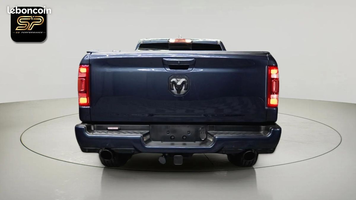 Dodge RAM 1500 Laramie Offroad Night Edition * 5.7 V8 HEMI * 4x4 * Cuir * Alpine * Jantes 22" (image 20)