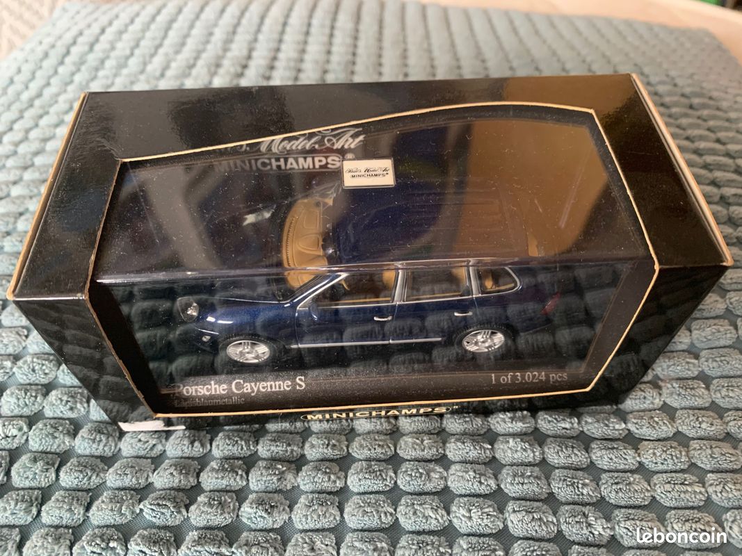 Miniature 1/43 Minichamps Porsche Cayenne S 2002 - Noir Métallisé - Série Limitée