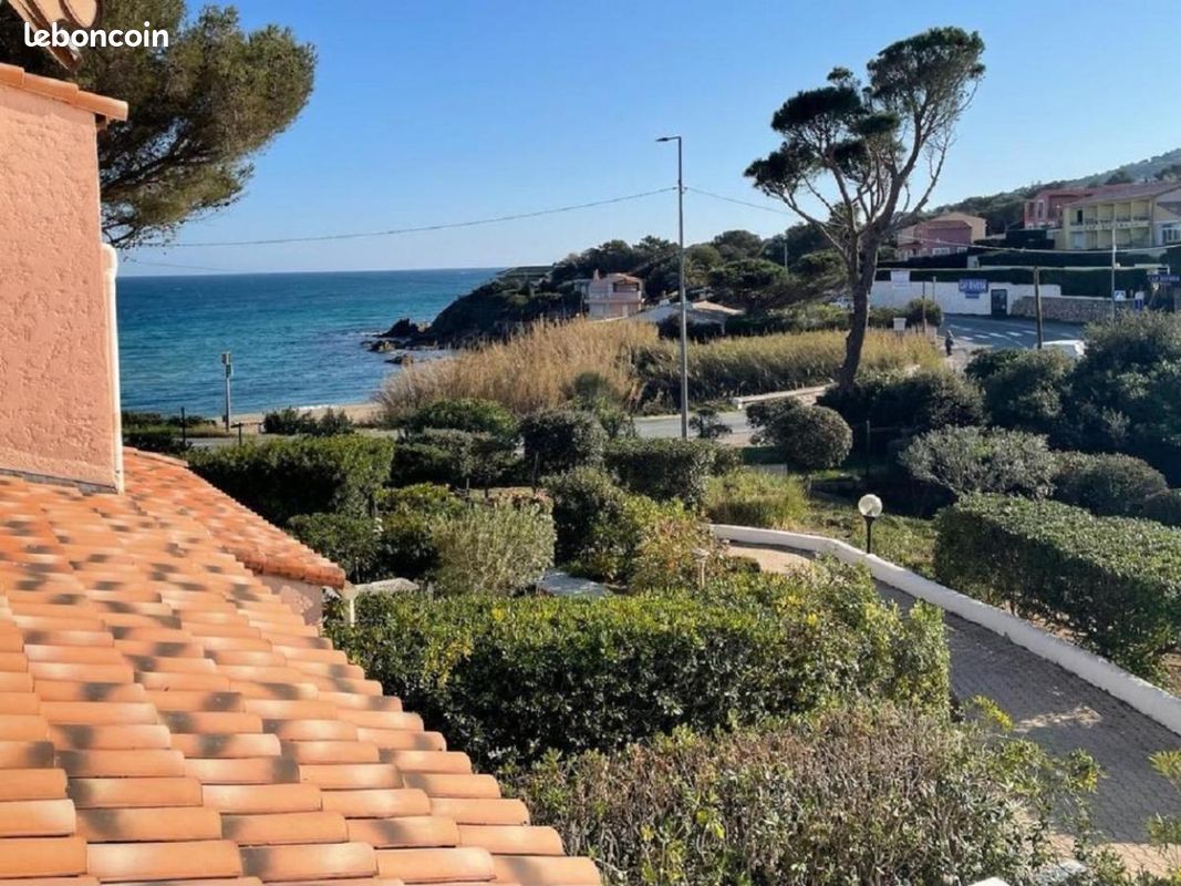Entre ST-RAPHAEL et ST-TROPEZ, Studio pieds dans l'eau, à partir de 500E semaine (image 2)