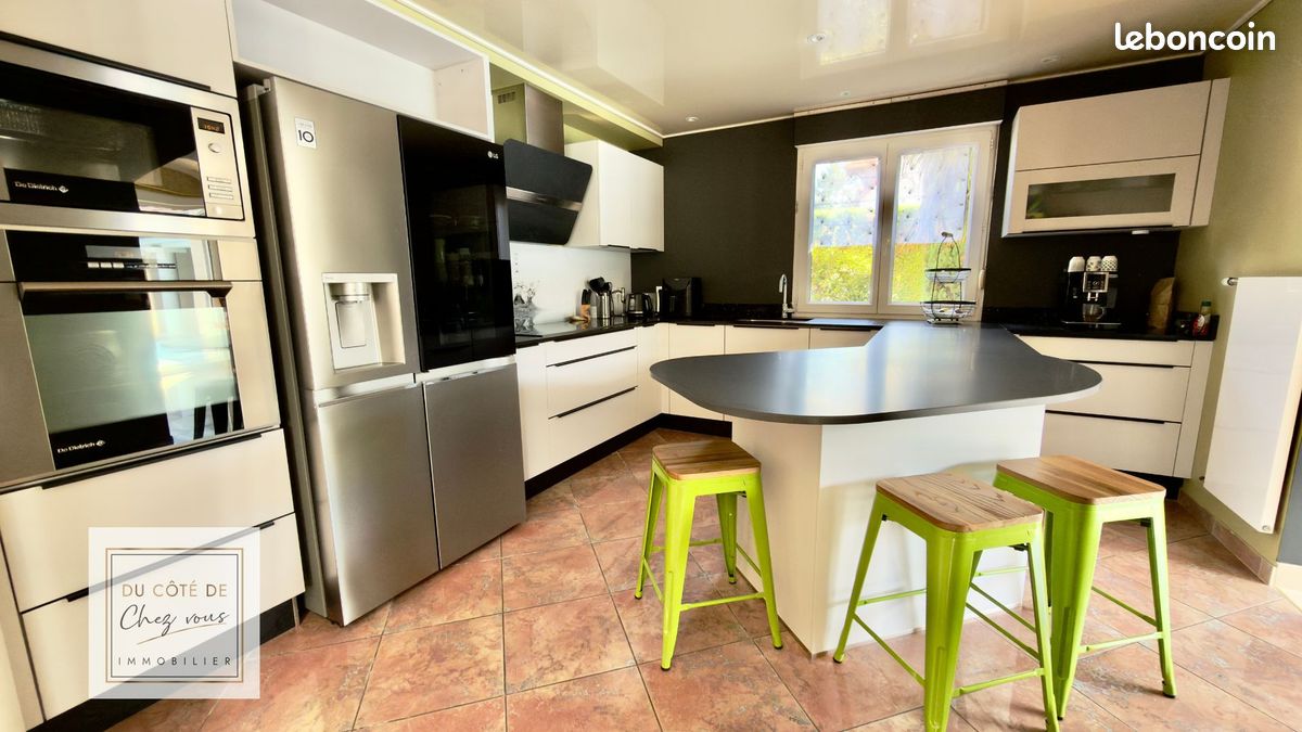 Propriété 8 pièces 260 m² (image 13)