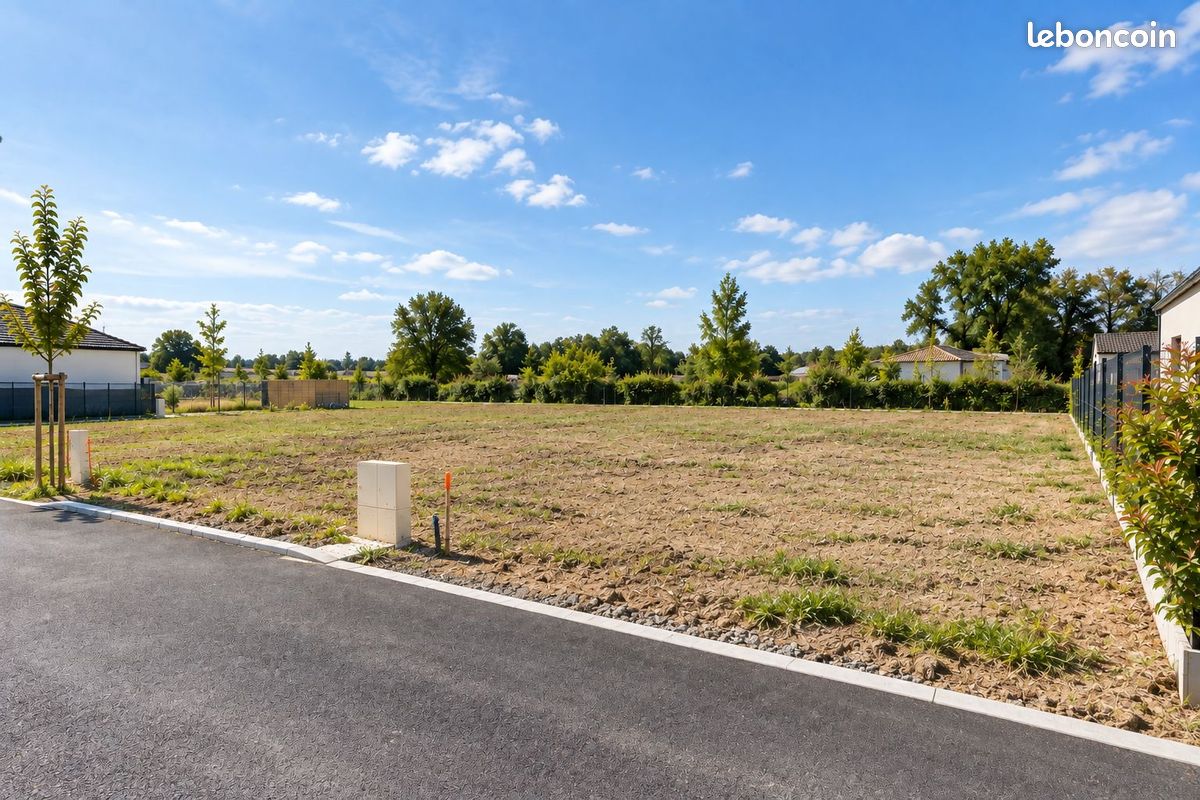 Terrain à bâtir de 410 m² à TEILLE (44) · à Teillé · 53 000 €