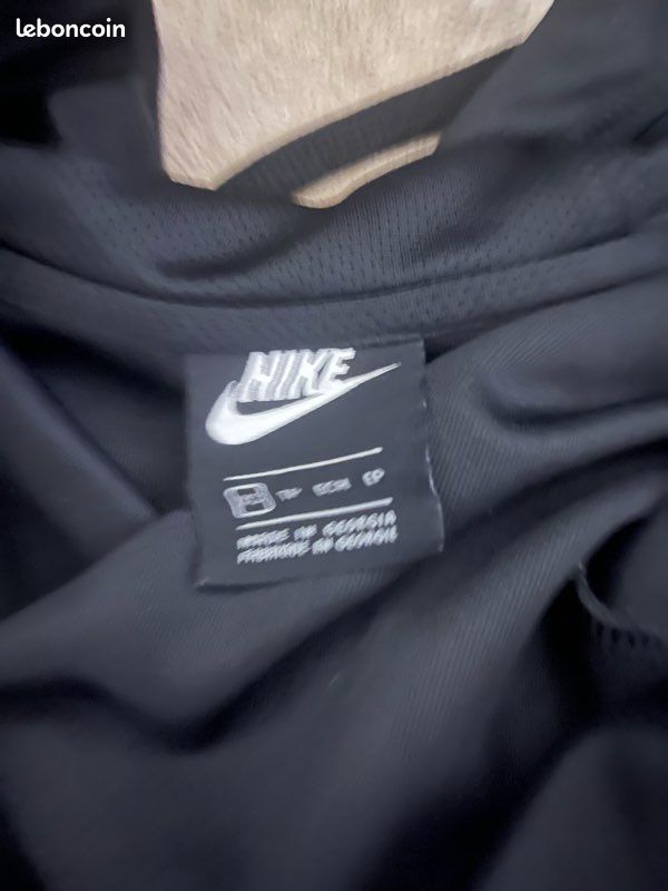 Veste Nike taille XS (image 2)