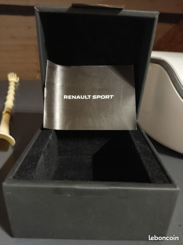 Montre Chronographe Renault Sport cadran Carbone (image 4)