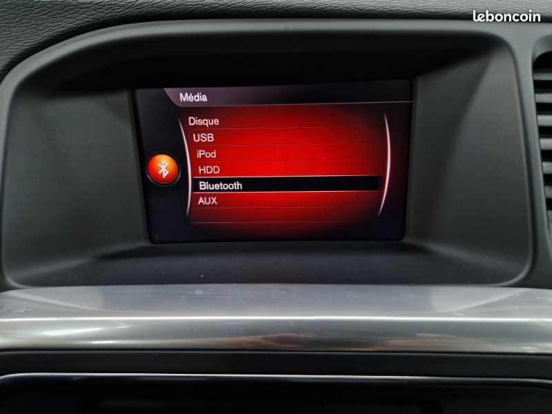 Volvo V60 D2 120CH MOMENTUM GEARTRONIC * ATTELAGE * BLUETOOTH * RADAR (image 15)