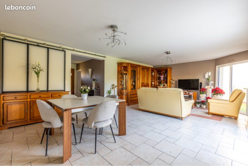 Maison 6 pièces 135 m² · à Saint-Père-Marc-en-Poulet · 135 m² · 419 000 €