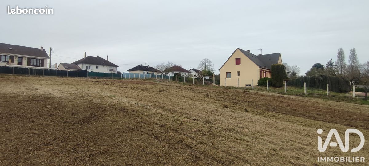 Terrain 1896 m² · à Montval-sur-Loir · 1 896 m² · 19 800 €