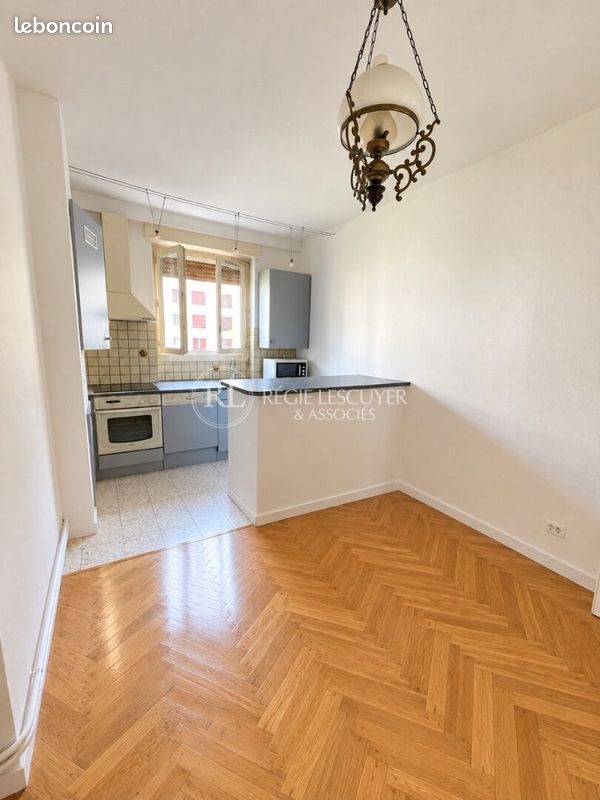 Appartement 2 pièces 79 m² · à Lyon · 79 m² · 1 000 €/mois