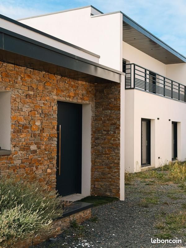 Maison 6 pièces 168 m² · à Brissac Loire Aubance · 168 m² · 369 000 €