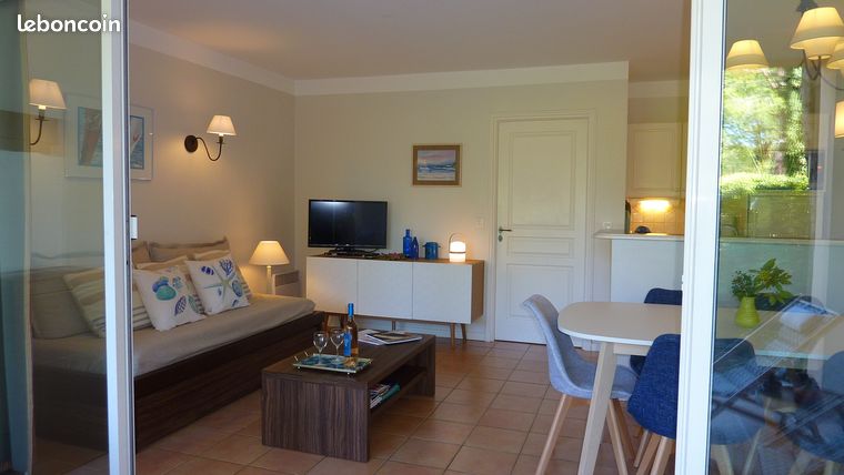 VILLA 6 PERSONNES LES RESTANQUES St-TROPEZ