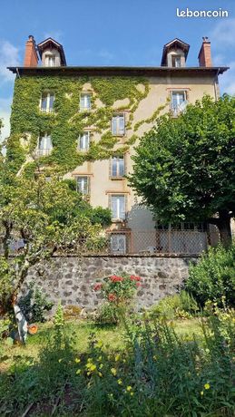 Maison 308 m² Vic-sur-Cère