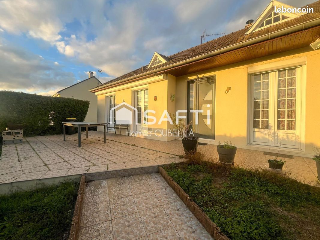 Maison 5 pièces 112 m² · à Auvers-le-Hamon · 112 m² · 174 000 €