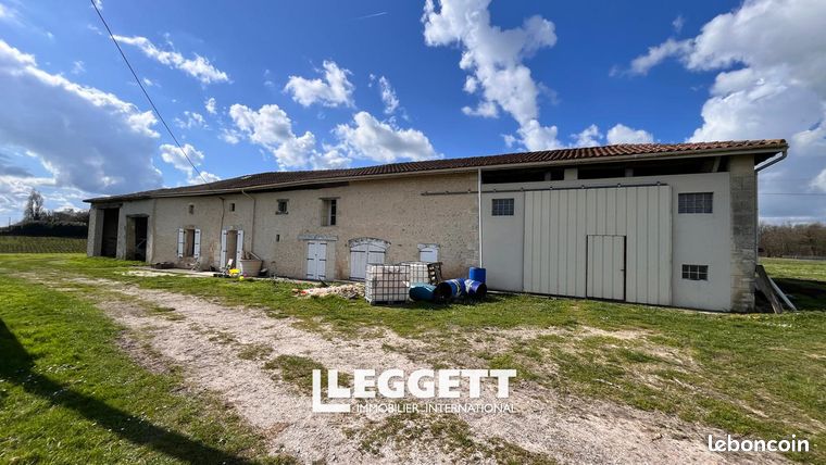 Maison 8 pièces 244 m²