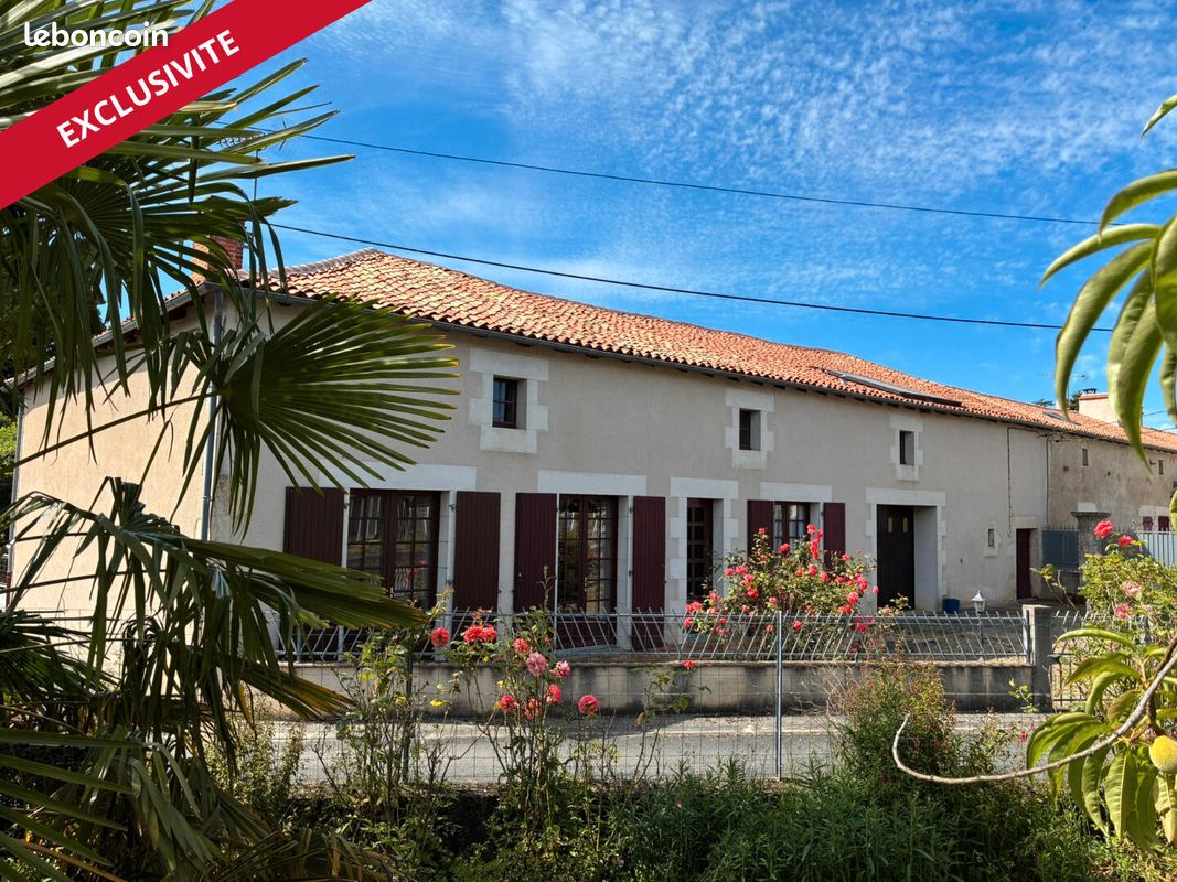 Maison 4 pièces 115 m² · à Savigné · 115 m² · 120 000 €