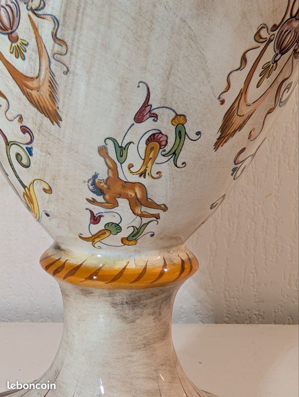 Spectaculaire aiguière italienne Capodimonte au décor de grotesques (image 7)