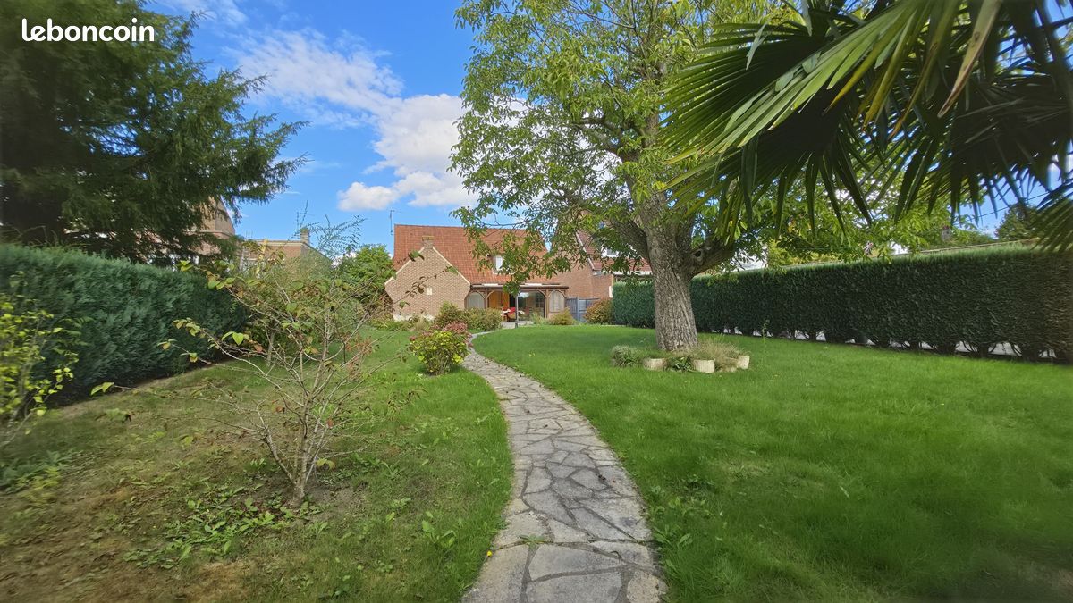 Maison 6 pièces 167 m² · à La Chapelle-d'Armentières · 167 m² · 365 750 €