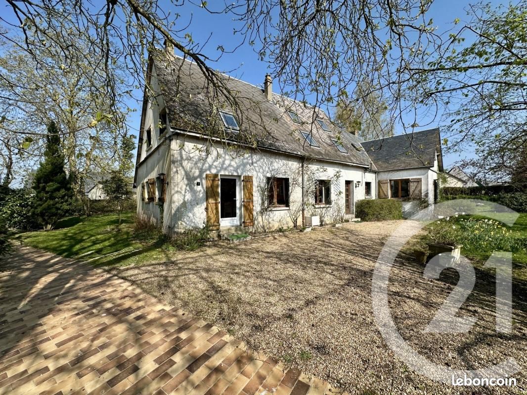 Maison 7 pièces 224 m² · à Yèvres · 224 m² · 281 000 €