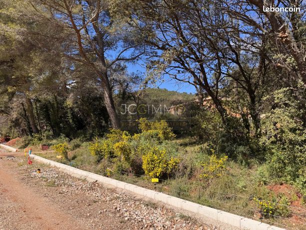 Terrain 712 m² Puget-Ville