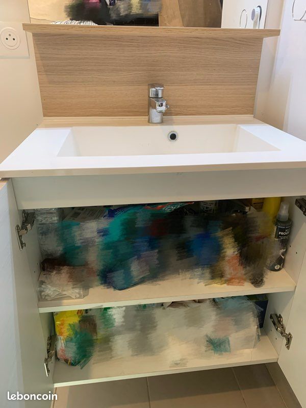 Ensemble de salle de bain avec miroir, vasque, robinet, éclairage intégré et espace de rangement (image 4)