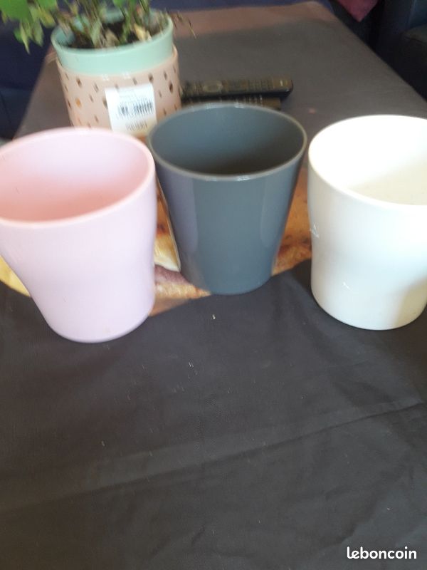 Pot (image 2)