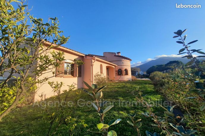 Villa 7 pièces 211 m²