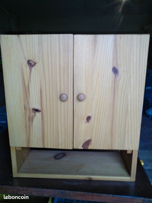 Meuble en bois (image 1)