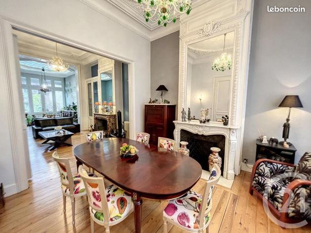 Maison 8 pièces 250 m²