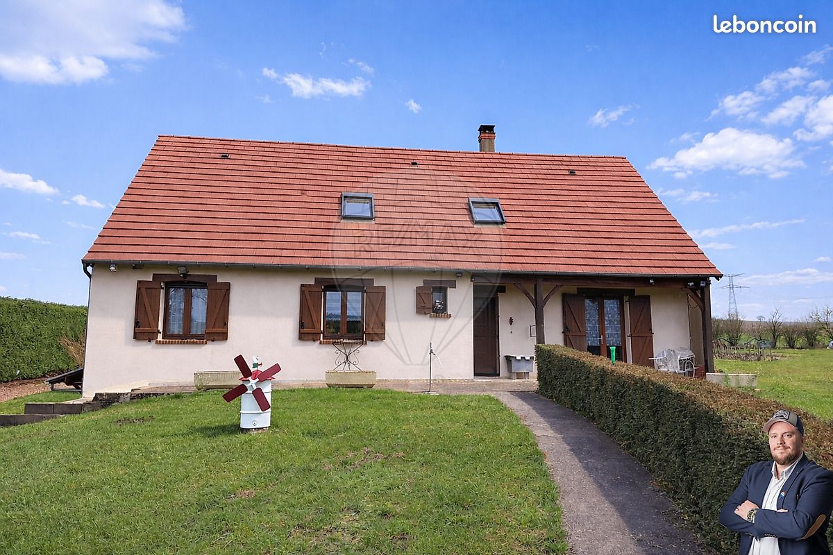 Maison 8 pièces 183 m² · à Cosne-Cours-sur-Loire · 183 m² · 259 000 €