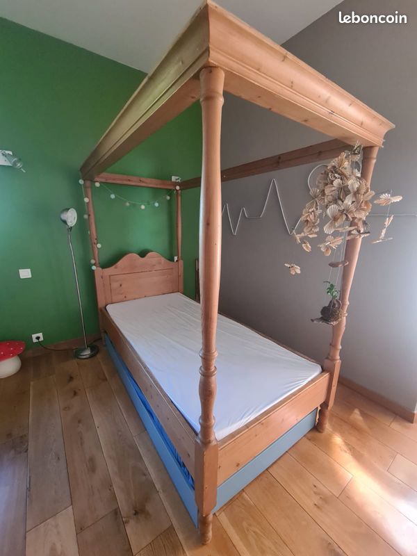 Lit baldaquin bois pour princesse (image 1)