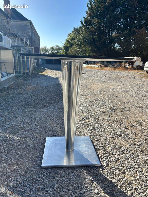 Guéridon table (image 1)